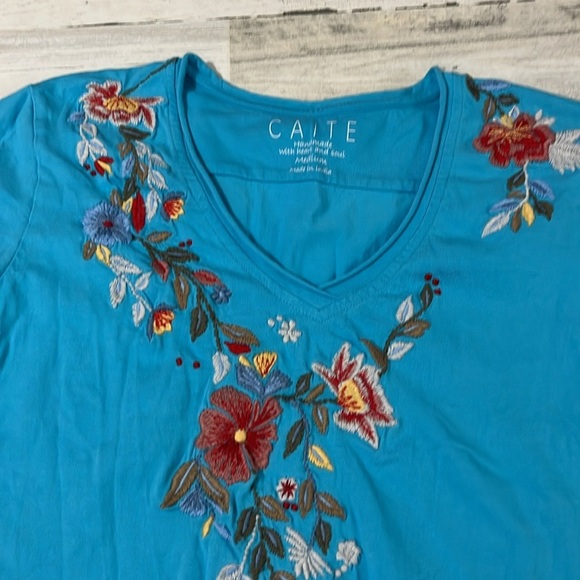 CAITE embroidered Top Size Medium - Picture 2 of 8